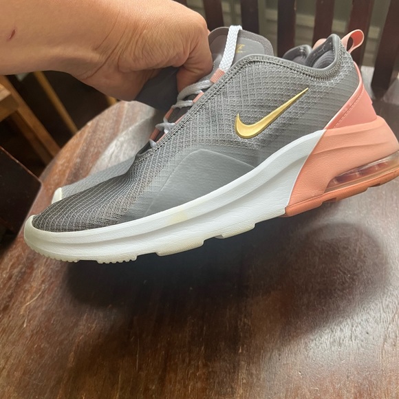 Nike Air Max Motion 2- women’s- size 8 - Picture 12 of 15